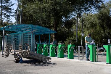 Puesta a punto del Estadio Central del FC Kairat Almaty.