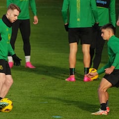 La semana empieza con Mario y Peque en boxes