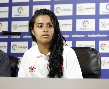 Luis Amaranto Perea recibe a 'Las Leonas' en la sede del Atlético