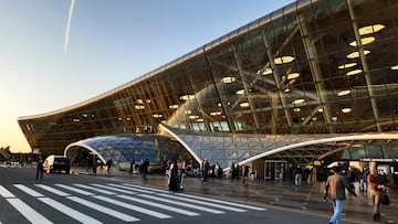 Passengers will soon be able to upload passport details to their smartphones and pass seamlessly through airports using only facial recognition technology.