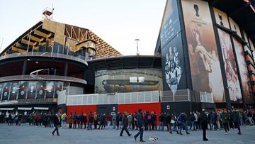 El Valencia inform&oacute; anoche que se han vendido 38.000 entradas para el partido. S&oacute;lo en la jornada de ayer, m&aacute;s de 6.000.
 
 
 
 
 
 
 