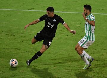 Nacional clasificó a la fase de grupos de la Copa Libertadores tras vencer a Libertad y estará en el grupo de  Nacional de Uruguay, Universidad Católica de Chile y Argentinos Juniors de Argentina.