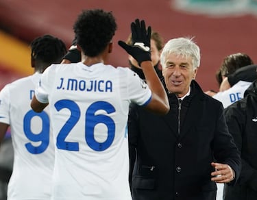 El presidente del Genoa aseguró que Gasperini sería su Ferguson, por lo que le apodan Gasperson desde entonces. Pero fichó por el Atalanta en junio de 2016. Ya lleva 8 temporada en el club italiano.