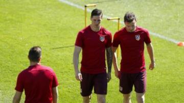 Fernando Torres y Saúl.