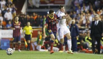 16/04/14  PARTIDO FINAL COPA DEL REY 2014
BARCELONA   -  REAL MADRID 
GARETH BALE  GOL 1-2
BARTRA


Bartra se ve impotente para frenarle...




































































































































































































































