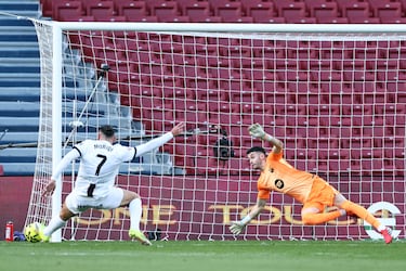 Ni Courtois ni Raya: Joan García ya manda en Europa