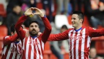 El Sporting golea a un Mirandés que asustó en la segunda parte