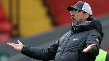 Liverpool&#039;s German manager Jurgen Klopp gestures on the touchline during the English Premier League football match between Liverpool and Fulham at Anfield in Liverpool, north west England on March 7, 2021. (Photo by Clive Brunskill / POOL / AFP) / RE