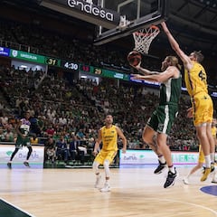 El Unicaja sigue de fiesta y se mete en semifinales por K.O.