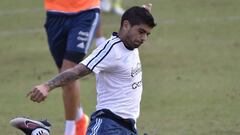 Ever Banega  of Argentina practices during a training session at the Rice University in Houston, Texas on June 20, 2016. Arentina will face USA in a Copa America semifinal match on June 21st. / AFP PHOTO / OMAR TORRES