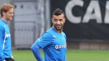 Simao, jugador del Espanyol, durante un entrenamiento.