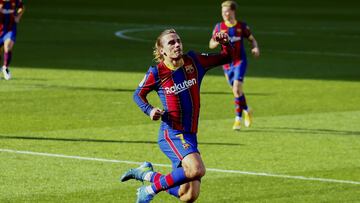 Antoine Griezmann celebra un gol durante el partido de Liga Santander entre el FC Barcelona y el Osasuna.