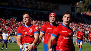 Rugby, Chile vs Samoa.
Repechaje al Mundial de Rugby 2027.
Los jugadores de Chile celebran durante el partido de repechaje al Mundial de Rugby 2027 contra Samoa realizado en el estadio Sausalito de Vina del Mar, Chile.
27/09/2025
Raul Zamora/Photosport
Rugby, Chile vs Samoa.
2027 World Rugby Qualifiers.
Chile's players celebrates during the 2027 World Rugby Qualifiers match against Samoa at the Sausalito stadium in Vina del Mar, Chile.
27/09/2025
Raul Zamora/Photosport