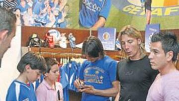 <b>¡METERLES CAÑA AL BARÇA! </b>Aficionados jóvenes y veteranos apoyan a los jugadores y les animan a conseguir el jueves un 3-0.