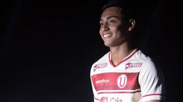 Con 19 años, Guillermo Larios Saavedra es una de las revelaciones de Universitario de Deportes. El delantero nació en Chile, donde vivió hasta los tres años, con sus padres peruanos. Ya suma 14 partidos con la U limeña.