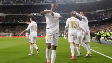 El Real Madrid volvió a vencer al Barcelona casi seis años después en el Bernabéu.