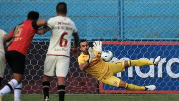 Carvallo salva un punto para Universitario frente a Melgar