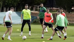 14/04/22 
 ELCHE 
 ENTRENAMIENTO 
 PASTORE  GRUPO