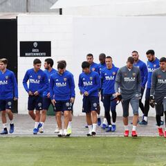 Guedes entrena en el gimnasio y Neto se somete a pruebas