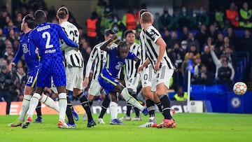 LONDON, ENGLAND - NOVEMBER 23: Trevoh Chalobah of Chelsea scores the opening goal during the UEFA Champions League group H match between Chelsea FC and Juventus at Stamford Bridge on November 23, 2021 in London, United Kingdom. (Photo by Marc Atkins/Getty