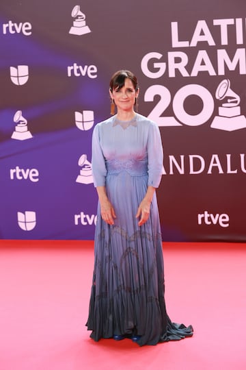 La cantante Julieta Venegas posa durante el photocall previo a la gala de entrega de los Latin Grammy 2023.