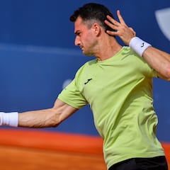 Martínez se exprime ante Nakashima; Carballés, KO