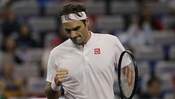 Federer opens Shanghai defence by mastering Medvedev
