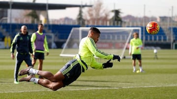 Mariano D&iacute;az in Real Madrid training on Friday.