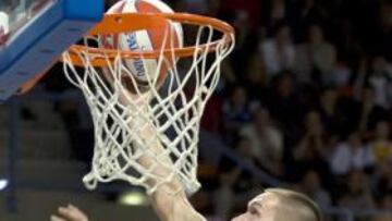 El pívot francés Kim Tillie llega al UCAM Murcia por dos años