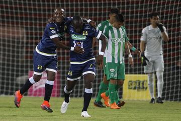 Atlético Nacional superó 3-2 a Alianza Petrolera en el Atanasio Girardot por la sexta fecha de la Liga Águila II-2018. El equipo de Jorge Almirón, que ganaba cómodamente 3-0, terminó con un hombre menos por expulsión de Gustavo Torres.