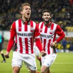 El PSV sigue aferrado a la liga; Moreno jugó los 90'