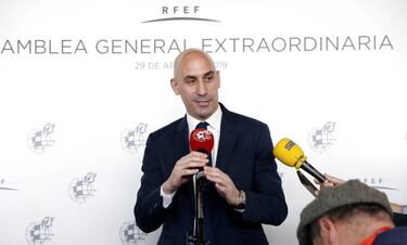 Rubiales prevails as Tebas fails to show up