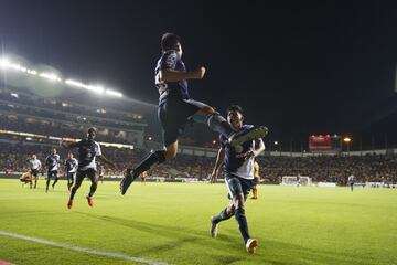 En una plantilla llena de extranjeros tuvo que aparecer un joven mexicano Carlos Rodríguez para darle la victoria 3-2 a Monterrey sobre Monarcas Morelia. Los Rayados son líderes de la competencia.