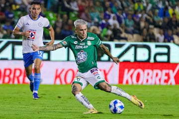  Jordy Alcivar of Leon during the 7th round match between Leon and Cruz Azul as part of the Liga BBVA MX, Torneo Apertura 2024 at Nou Camp Stadium on September 14, 2024 in Leon, Guanajuato, Mexico.