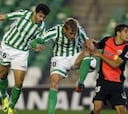 El Betis resucita del 0-4 y se aferra a una proeza en Almería