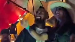 Arturo Vidal aparece de sorpresa en una fiesta de Colombia y esto ocurre: así reacciona la gente
