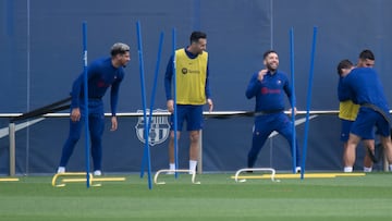 11/03/23 FC BARCELONA ENTRENAMIENTO
RONALD ARAUJO
SERGIO BUSQUETS
JORDI ALBA