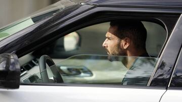 David Lombán, llegando este martes a La Rosaleda en su vehículo.