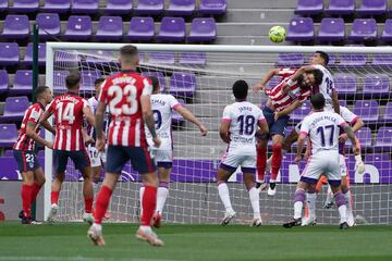  Jawad El Yamiq y Yannick Ferreira-Carrasco