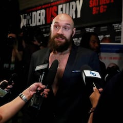 Fury firma con Top Rank y la revancha con Wilder se complica