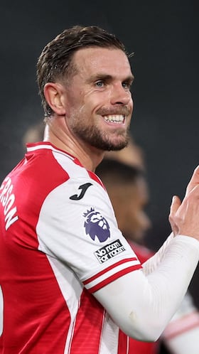 Soccer Football - Premier League - Brentford v Arsenal - GTech Community Stadium, London, Britain - February 12, 2026 Brentford's Jordan Henderson applauds fans after the match REUTERS/David Klein EDITORIAL USE ONLY. NO USE WITH UNAUTHORIZED AUDIO, VIDEO, DATA, FIXTURE LISTS, CLUB/LEAGUE LOGOS OR 'LIVE' SERVICES. ONLINE IN-MATCH USE LIMITED TO 120 IMAGES, NO VIDEO EMULATION. NO USE IN BETTING, GAMES OR SINGLE CLUB/LEAGUE/PLAYER PUBLICATIONS. PLEASE CONTACT YOUR ACCOUNT REPRESENTATIVE FOR FURTHER DETAILS..