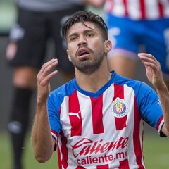 Oribe Peralta, la peor elección que pudo tomar Chivas en ataque