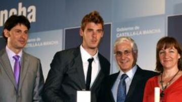 <b>PREMIADO. </b>De Gea recibió ayer la medalla de oro al mérito deportivo de Castilla-La Mancha.