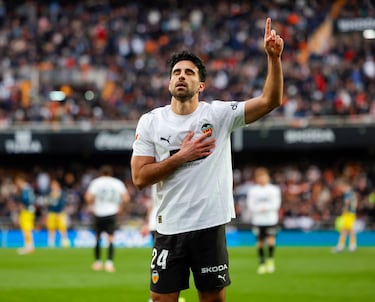 El central valencianista hizo el segundo gol de su equipo y que le permitía adelantarse por segunda vez en el partido. Fue el jefe de la defensa de Corberán.