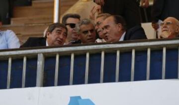 Trofeo Teresa Herrera. Deportivo de la Coru?a - Real Madrid. Augusto C¨¦sar Lendoiro y Fernando Fern¨¢ndez Tapias.