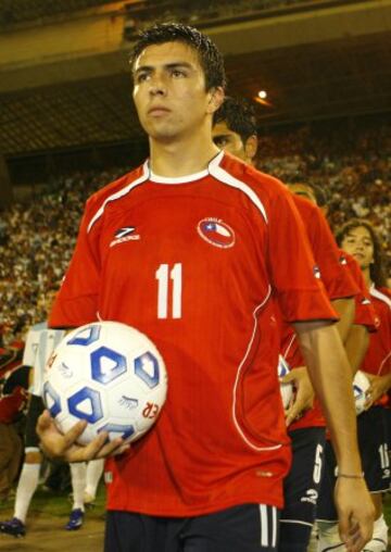 Borghi citó al diestro para la Copa América 2011. Sorprendió que lo priorizara por otro que venía con más actividad y jugando bien en la UC, Fernando Meneses.