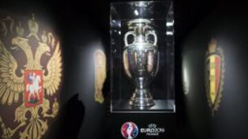 "Cancelar la Euro ser¨ªa hacer el juego a los terroristas"