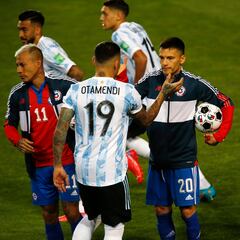 Charles Aránguiz se confiesa en AS: “No he hablado con nadie de la Roja; no me veo hoy por hoy”