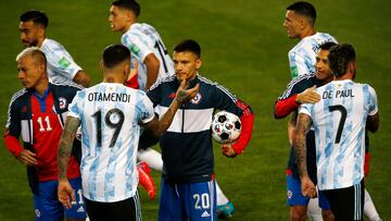 Chile contra Argentina durante el partido clasificatorio al mundial de Catar 2022 realizado en el estadio Zorros del Desierto.