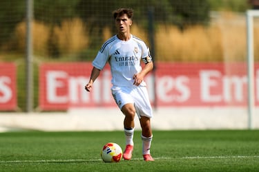 Edad: 21 | Posición: Mediocentro | Valor de mercado: 500 mil €